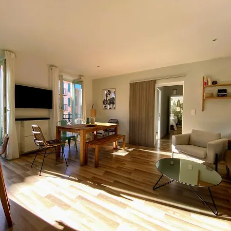 Sunny And Calm 2 Bed Place Du Pin アパート